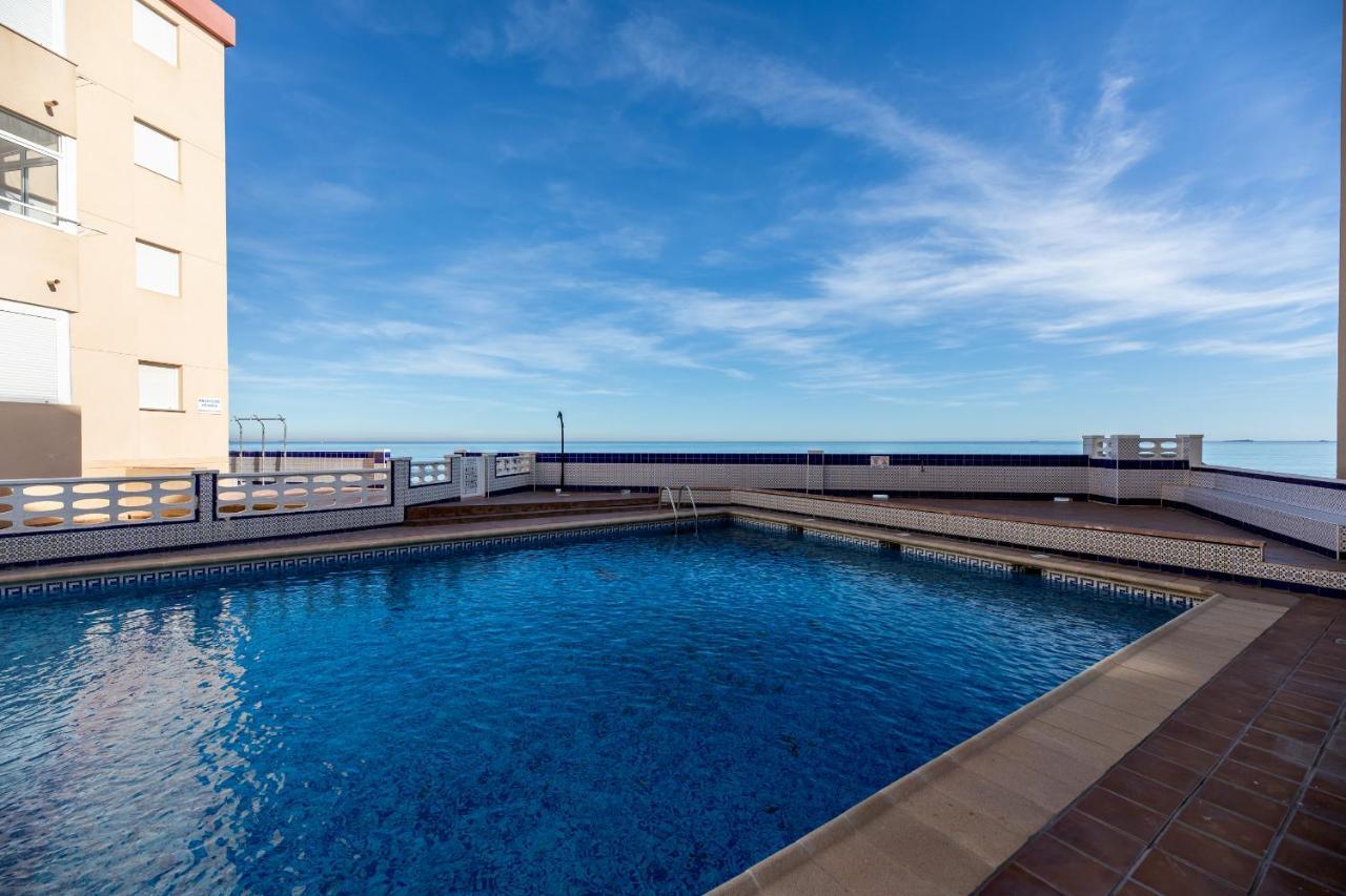 Bright Studio With The Seaview And Swimming Pool Lägenhet La Manga del Mar Menor Exteriör bild