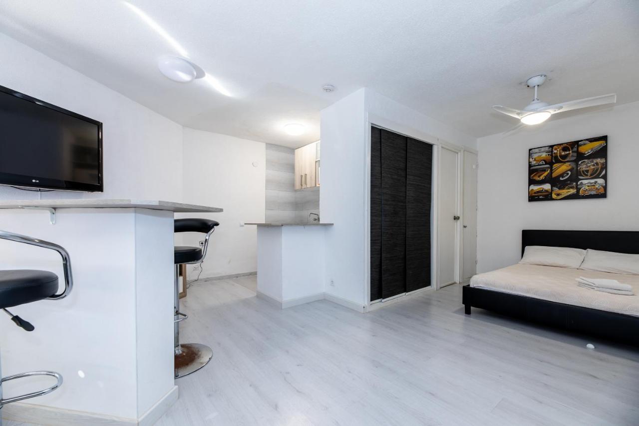 Bright Studio With The Seaview And Swimming Pool Lägenhet La Manga del Mar Menor Exteriör bild